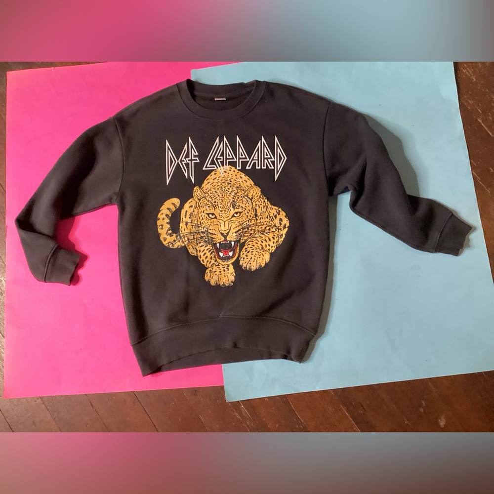 Def Leppard sweatshirt